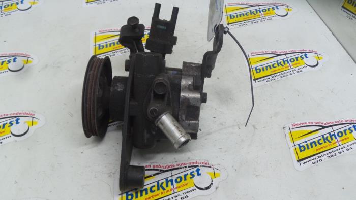 Gebruikte Servopomp Daihatsu Gran Move 1.6 16V Prijs € 73,50 Margeregeling aangeboden door Binckhorst BV