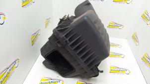 Gebruikte Luchtfilterhuis Jeep Grand Cherokee (WK/WK2) 3.0 CRD V6 24V Prijs € 52,50 Margeregeling aangeboden door Binckhorst BV