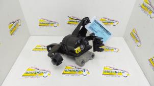 Gebruikte Motorrubber Toyota Corolla (E15) 1.6 Dual VVT-i 16V Prijs € 26,25 Margeregeling aangeboden door Binckhorst BV