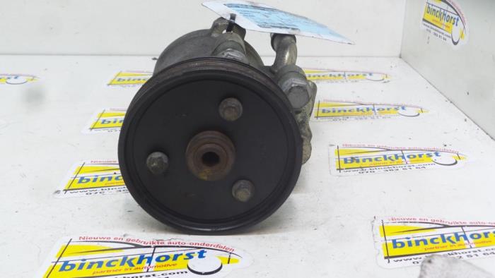 Gebruikte Pomp Servo Renault Megane (BA) 1.9dTi Prijs € 73,50 Margeregeling aangeboden door Binckhorst BV
