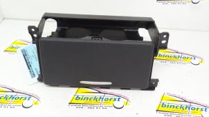 Gebruikte Bekerhouder Mazda 6 SportBreak (GJ/GH/GL) 2.2 SkyActiv-D 150 16V Prijs € 36,75 Margeregeling aangeboden door Binckhorst BV