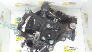 Gebruikte Fusee links-achter Mazda 6 SportBreak (GJ/GH/GL) 2.2 SkyActiv-D 150 16V Prijs € 72,45 Margeregeling aangeboden door Binckhorst BV