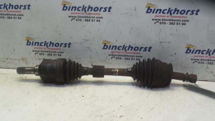 Gebruikte Aandrijfas links-voor Dodge Mini Ram Van 2.5 TD Prijs € 63,00 Margeregeling aangeboden door Binckhorst BV