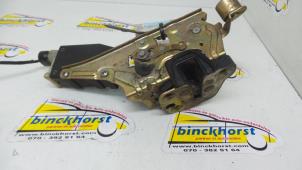 Gebruikte Deurslot Mechaniek 4Deurs rechts-achter Opel Omega B Caravan (21/22/23) 2.0i 16V Prijs € 26,25 Margeregeling aangeboden door Binckhorst BV