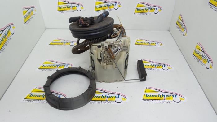 Gebruikte Tank element Pomp Volkswagen Polo III Classic (6KV2) 1.6i 75 Prijs € 26,25 Margeregeling aangeboden door Binckhorst BV