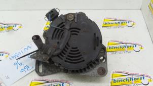 Alternator van een Volkswagen Polo III Classic (6KV2) 1.6i 75 1996