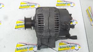 Alternator van een Volkswagen Polo III Classic (6KV2) 1.6i 75 1996