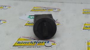 Gebruikte Licht Schakelaar Volkswagen Passat (3B2) 1.9 TDi 90 Prijs € 26,25 Margeregeling aangeboden door Binckhorst BV