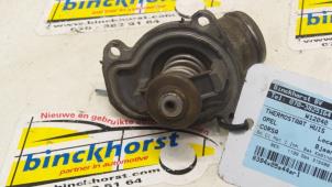 Gebruikte Thermostaathuis Opel Corsa C (F08/68) 1.2 16V Prijs € 26,25 Margeregeling aangeboden door Binckhorst BV