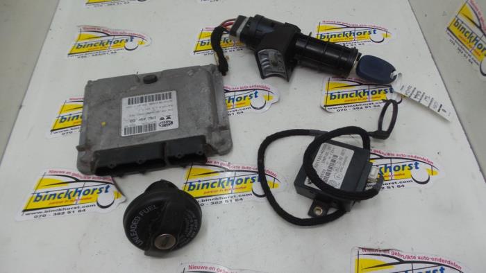 Gebruikte Kontaktslot + computer Fiat Multipla (186) 1.6 16V 100 SX,ELX Prijs € 78,75 Margeregeling aangeboden door Binckhorst BV