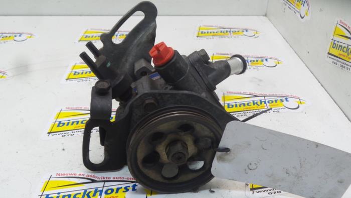 Stuurbekrachtiging Pomp van een Daihatsu Charade (G200/201/202/203/204) 1.3i TX/CX 16V 1998