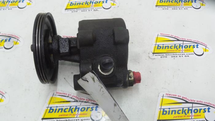 Gebruikte Pomp Servo Renault Megane Scénic (JA) 1.4i RL,RN Prijs € 42,00 Margeregeling aangeboden door Binckhorst BV
