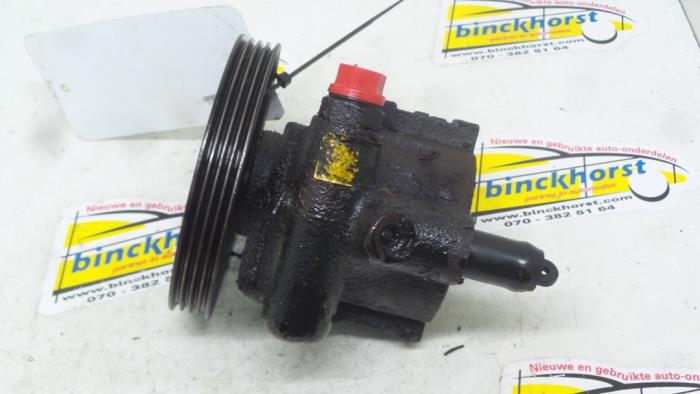Gebruikte Pomp Servo Renault Kangoo (KC) 1.4 Prijs € 52,50 Margeregeling aangeboden door Binckhorst BV