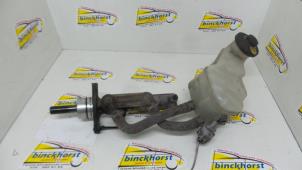 Gebruikte Hoofdremcilinder Toyota Avensis Verso (M20) 2.0 16V VVT-i D-4 Prijs € 42,00 Margeregeling aangeboden door Binckhorst BV