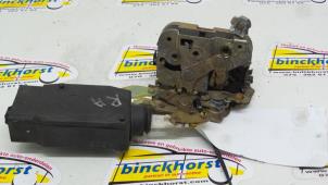 Gebruikte Deurslot Mechaniek 4Deurs rechts-achter Mitsubishi Carisma 1.6i 16V Prijs € 36,75 Margeregeling aangeboden door Binckhorst BV