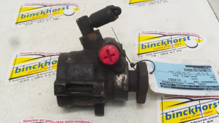 Gebruikte Pomp Servo Volkswagen Golf III (1H1) 1.8 GL,GT Prijs € 42,00 Margeregeling aangeboden door Binckhorst BV