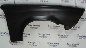 Nieuwe Scherm rechts-voor Alfa Romeo 75 Prijs € 46,69 Inclusief btw aangeboden door Binckhorst BV