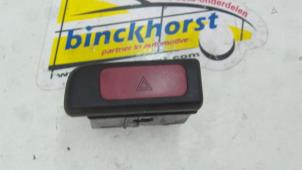 Gebruikte Gevarenlicht Schakelaar Honda Accord (CE7/8/9; CF1) 1.8i,iS 16V Prijs € 10,50 Margeregeling aangeboden door Binckhorst BV