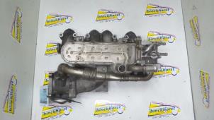 Gebruikte Inlaatspruitstuk Volkswagen Passat (3C2) 1.9 TDI Prijs € 131,25 Margeregeling aangeboden door Binckhorst BV