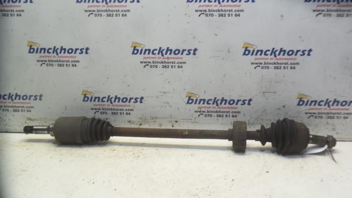 Gebruikte Steekas rechts-voor Rover 200 (RF) 214 Si 1.4 16V Prijs € 52,50 Margeregeling aangeboden door Binckhorst BV