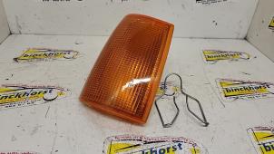 Nieuwe Richtingaanwijzer rechts Renault R9 Prijs € 9,53 Inclusief btw aangeboden door Binckhorst BV