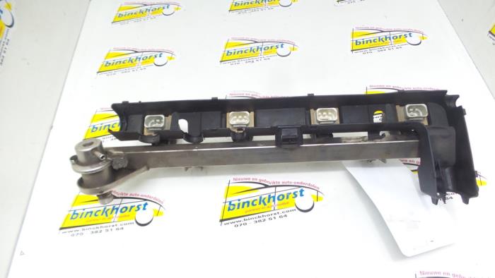 Gebruikte Injector brug Opel Vectra B (38) 1.6 16V Ecotec Prijs € 63,00 Margeregeling aangeboden door Binckhorst BV
