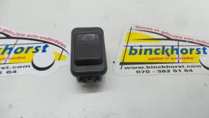 Gebruikte Elektrisch Raam Schakelaar Volvo V40 (VW) 1.8 16V Prijs € 15,75 Margeregeling aangeboden door Binckhorst BV