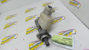 Gebruikte Hoofdremcilinder Toyota Avensis (T22) 2.0 D-4D 16V Prijs € 42,00 Margeregeling aangeboden door Binckhorst BV