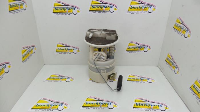 Gebruikte Tank element Pomp Renault Clio II (BB/CB) 1.2 16V Prijs € 42,00 Margeregeling aangeboden door Binckhorst BV