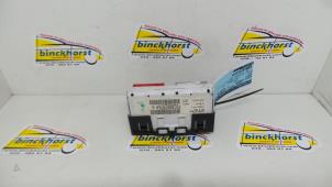 Gebruikte Display Interieur Renault Clio II (BB/CB) 1.2 16V Prijs € 36,75 Margeregeling aangeboden door Binckhorst BV