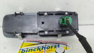 Gebruikte Raam schakelaar elektrisch Jeep Grand Cherokee (WK/WK2) 3.0 CRD V6 24V Prijs € 36,75 Margeregeling aangeboden door Binckhorst BV