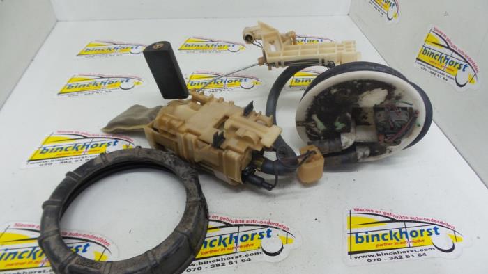 Gebruikte Tank element Pomp Nissan Primera (P10) 2.0i 16V SPi Kat. Prijs € 36,75 Margeregeling aangeboden door Binckhorst BV