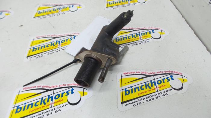 Gebruikte Koppeling Hoofd Cilinder Mazda 323 Fastbreak (BJ14) 1.3 LX,GLX 16V Prijs € 42,00 Margeregeling aangeboden door Binckhorst BV