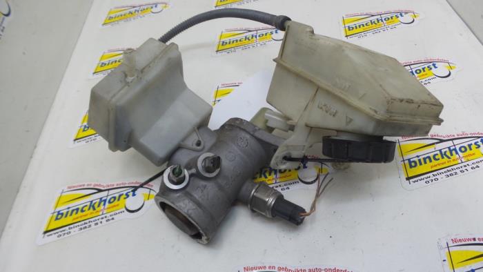 Gebruikte Hoofdremcilinder Renault Espace (JK) 2.0 16V Turbo Prijs € 42,00 Margeregeling aangeboden door Binckhorst BV