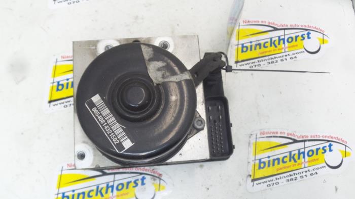 Gebruikte ABS Pomp Volkswagen Sharan (7M8/M9/M6) 1.9 TDI 115 Prijs € 84,00 Margeregeling aangeboden door Binckhorst BV