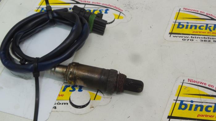 Lambda Sonde van een Opel Vectra B (36) 2.5 V6 24V 1999