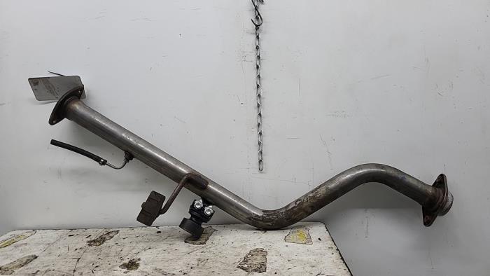 Uitlaat Tussenpijp van een Suzuki Grand Vitara II (JT) 1.9 DDiS 2007