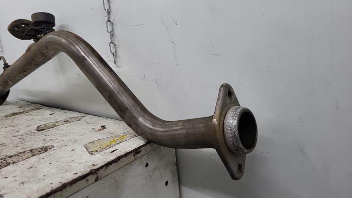 Uitlaat Tussenpijp van een Suzuki Grand Vitara II (JT) 1.9 DDiS 2007