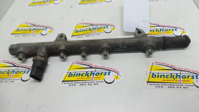 Gebruikte Injector brug Renault Scénic II (JM) 1.9 dCi 120 Prijs € 52,50 Margeregeling aangeboden door Binckhorst BV