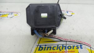 Gebruikte Kachel Weerstand Toyota Avensis Verso (M20) 2.0 16V VVT-i D-4 Prijs € 21,00 Margeregeling aangeboden door Binckhorst BV