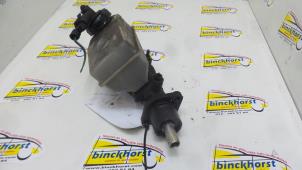 Gebruikte Hoofdremcilinder Renault Megane Coupé (DA) 2.0i Prijs € 26,25 Margeregeling aangeboden door Binckhorst BV