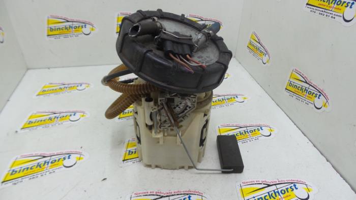 Gebruikte Tank element Pomp Volkswagen Polo III (6N1) 1.4i 60 Prijs € 26,25 Margeregeling aangeboden door Binckhorst BV