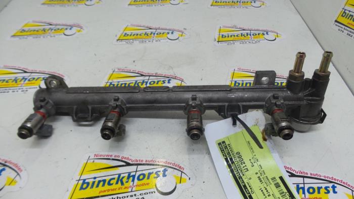 Gebruikte Common rail (Injectie) Volkswagen Golf IV (1J1) 1.4 16V Prijs € 73,50 Margeregeling aangeboden door Binckhorst BV