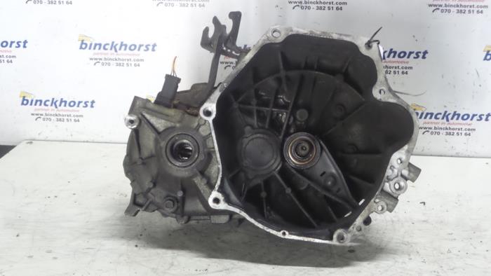 Gebruikte Versnellingsbak Chrysler Neon II 2.0 16V LE,SE,CS,Sport Prijs € 288,75 Margeregeling aangeboden door Binckhorst BV