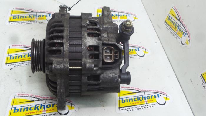Dynamo van een Mazda 626 (GE14/74/84) 1.8i LX,GLX 16V 1993