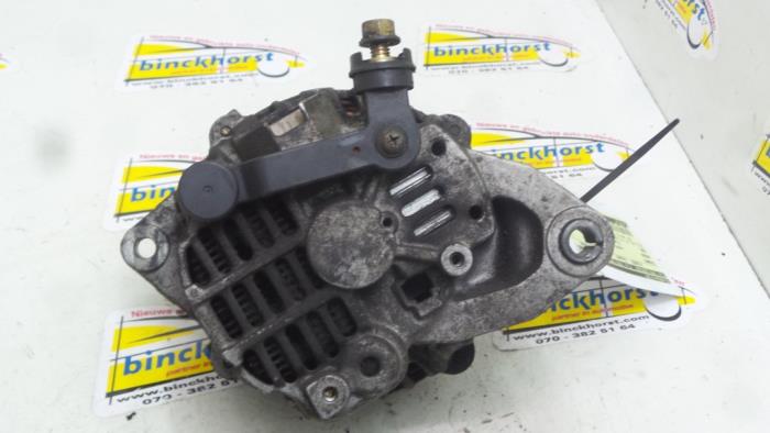 Dynamo van een Mazda 626 (GE14/74/84) 1.8i LX,GLX 16V 1993