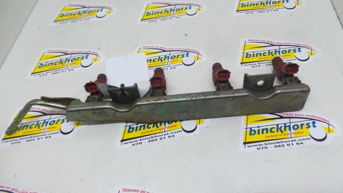 Gebruikte Verstuiver brug Nissan Almera Tino (V10M) 1.8 16V Prijs € 105,00 Margeregeling aangeboden door Binckhorst BV