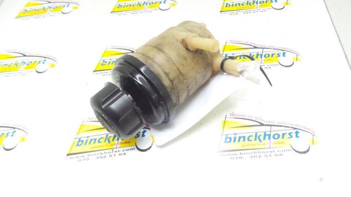 Gebruikte Servo Oliereservoir Kia Magentis (GD) 2.0 16V Prijs € 21,00 Margeregeling aangeboden door Binckhorst BV