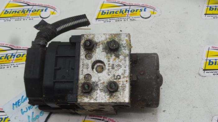 Gebruikte ABS Pomp Renault Megane Scénic (JA) 1.6 RT Prijs € 73,50 Margeregeling aangeboden door Binckhorst BV