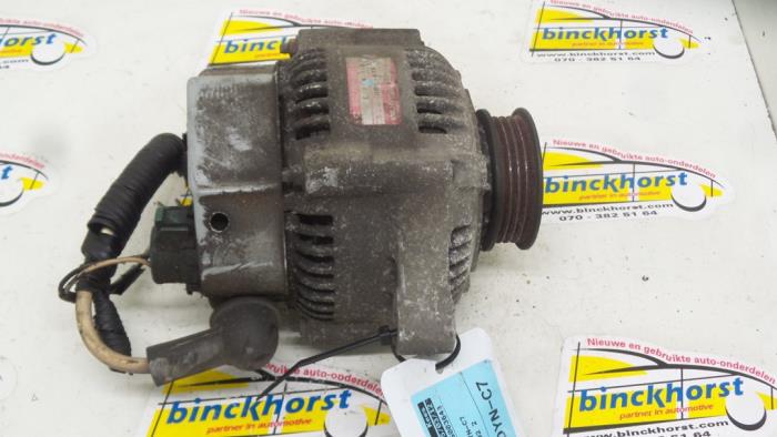 Dynamo van een Honda Civic (EG) 1.3 DX 16V 1992